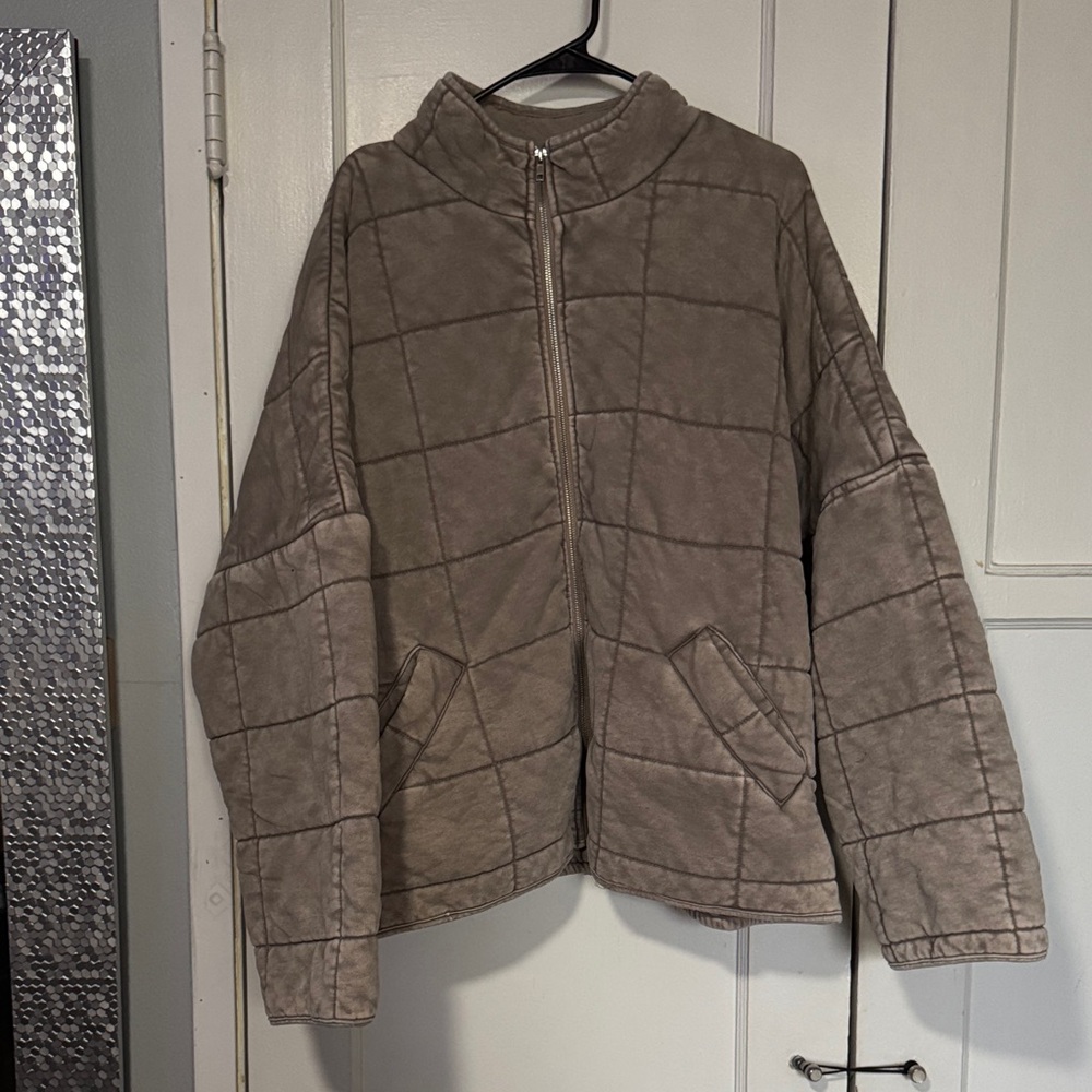 Forever 21 Quilted Zip-Up Jacket in Taupe Beige